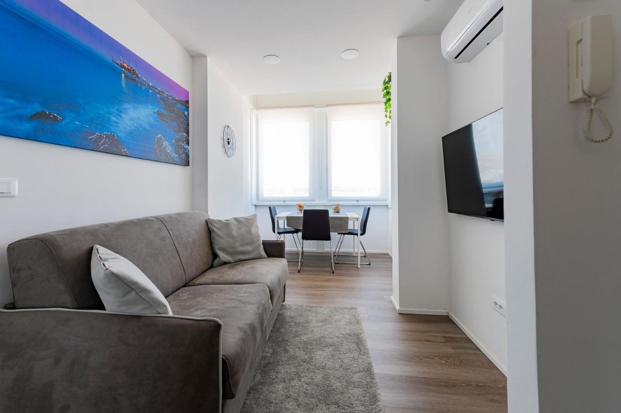Piazza Salotto & Stazione Comfy Apartment Pescara Luaran gambar