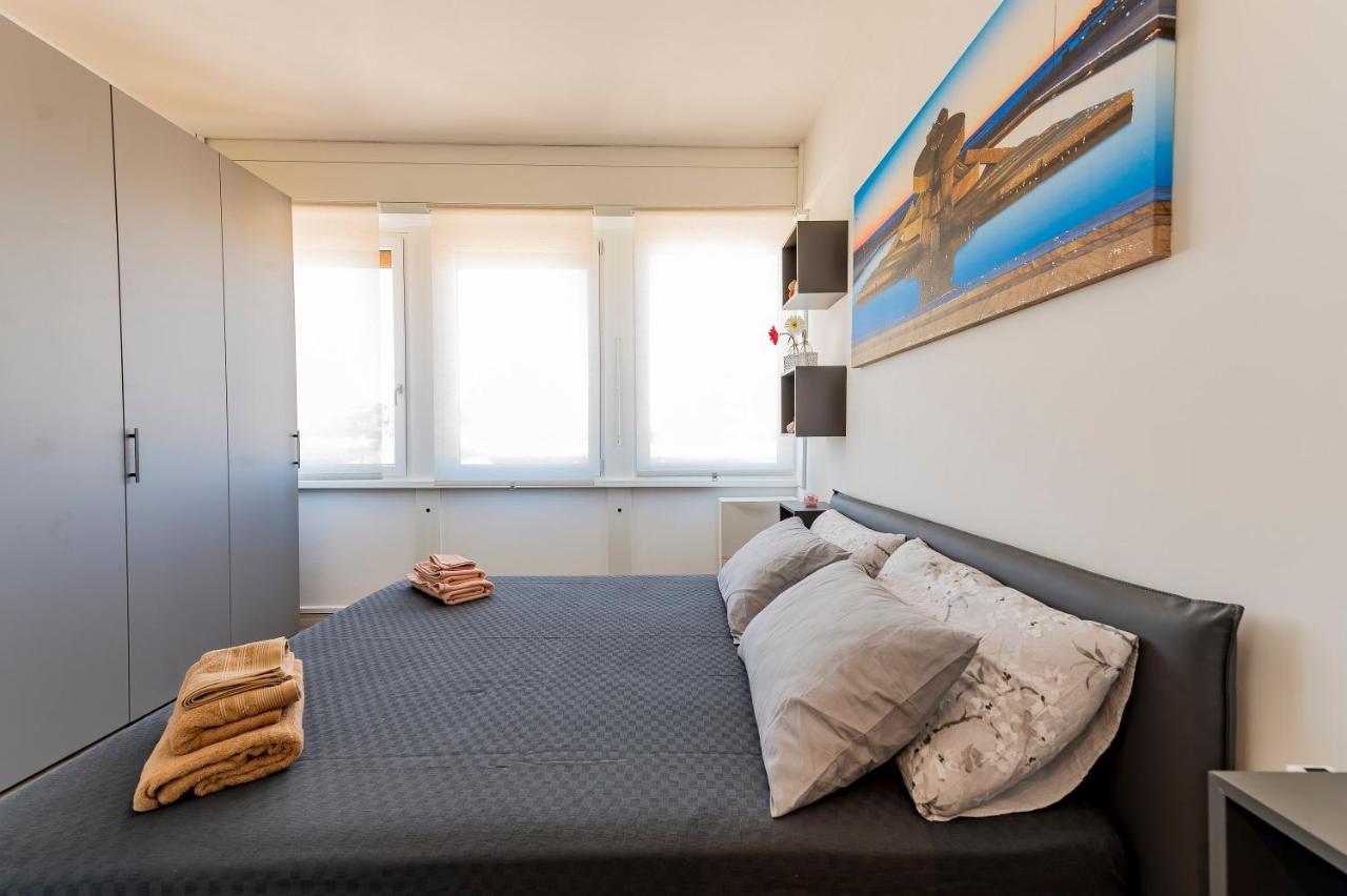 Piazza Salotto & Stazione Comfy Apartment Pescara Luaran gambar
