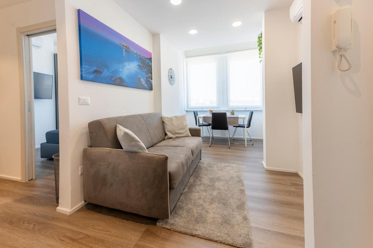 Piazza Salotto & Stazione Comfy Apartment Pescara Luaran gambar